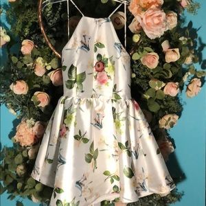 Stunning dress 🙌🏼🔥